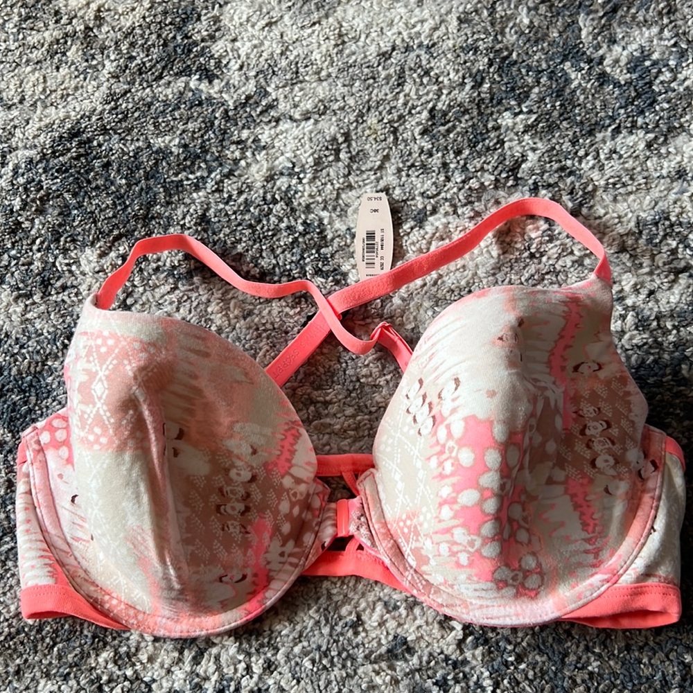 Victoria’s Secret bra 38C